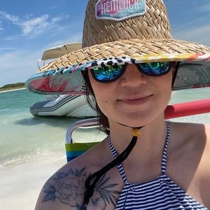 Meet your Posher, Denise